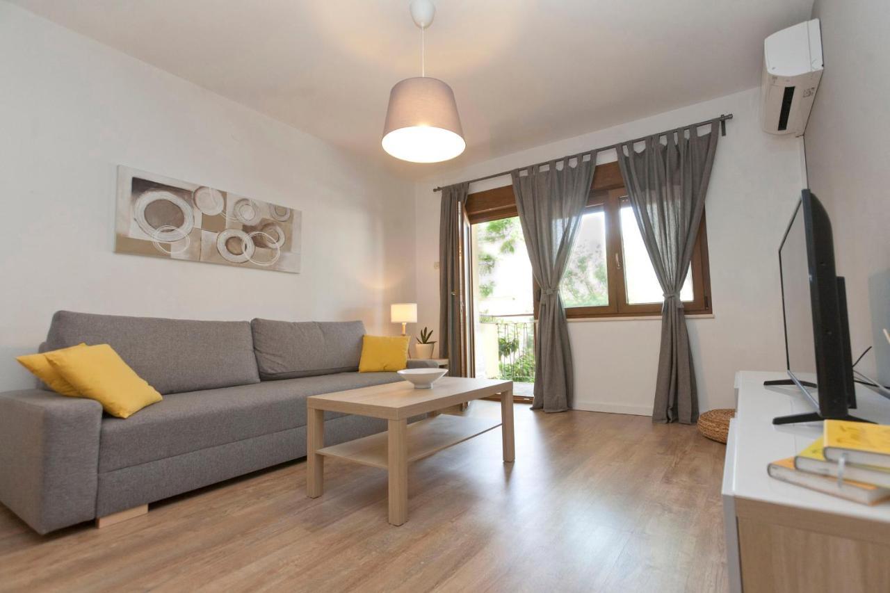 Rr Apartment Пула Экстерьер фото