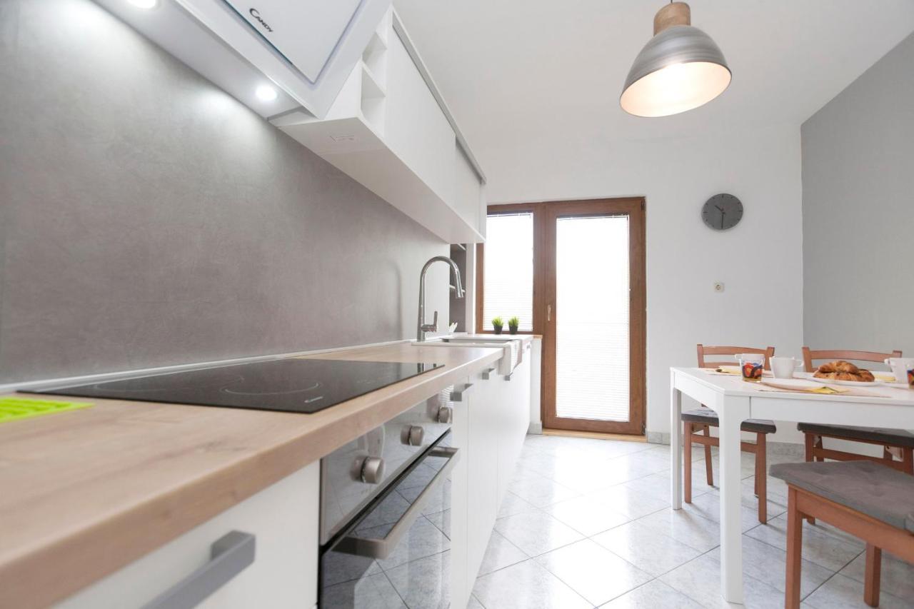 Rr Apartment Пула Экстерьер фото